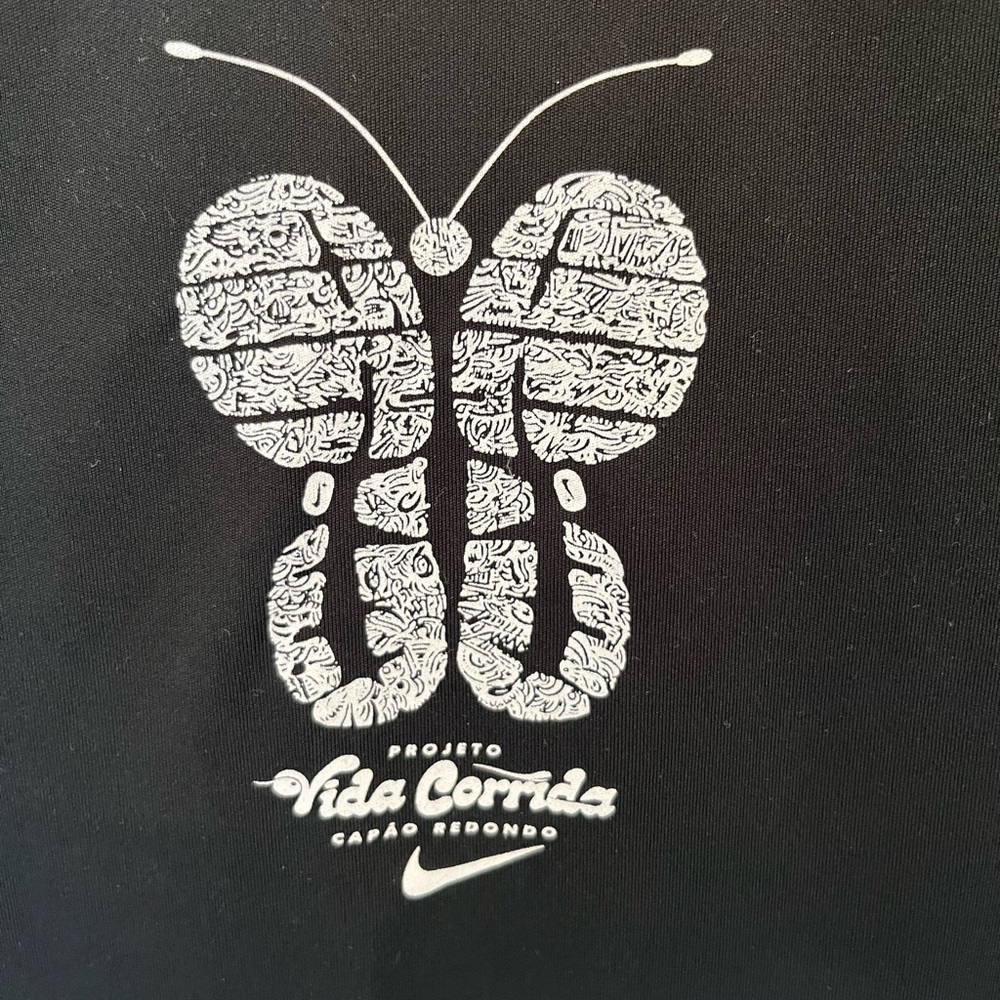 NIKE Shirt - Picture 4 of 5